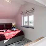 Camellia - Two Bedroom With Swimming Pool *