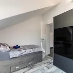 Camellia - Two Bedroom With Swimming Pool * オブロヴァツ