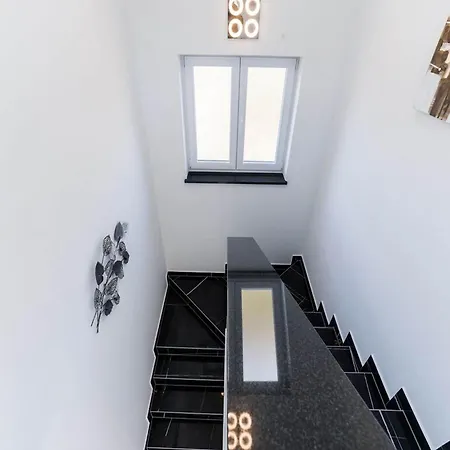 Villa Camellia - Two Bedroom With Swimming Pool Obrovac