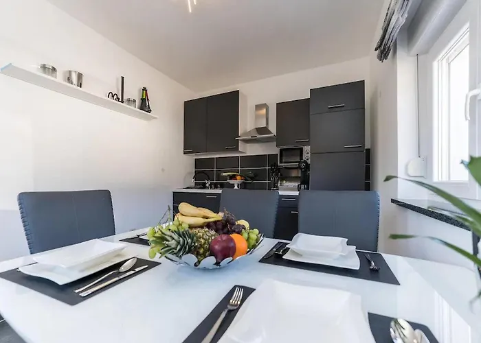 Camellia - Two Bedroom With Swimming Pool Villa *