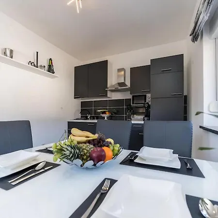 Camellia - Two Bedroom With Swimming Pool ヴィラ *