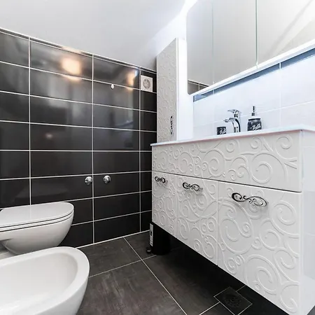 ヴィラ Camellia - Two Bedroom With Swimming Pool オブロヴァツ