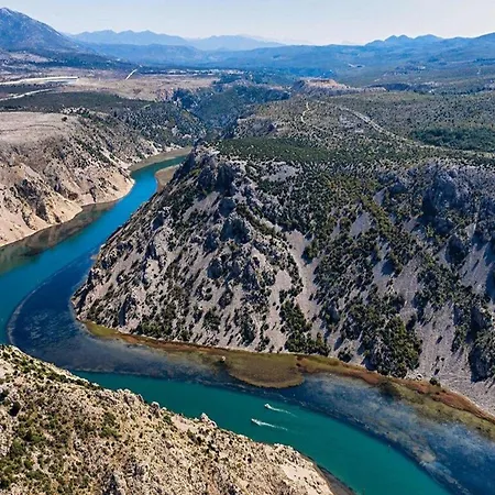 Camellia - Two Bedroom With Swimming Pool Villa Obrovac