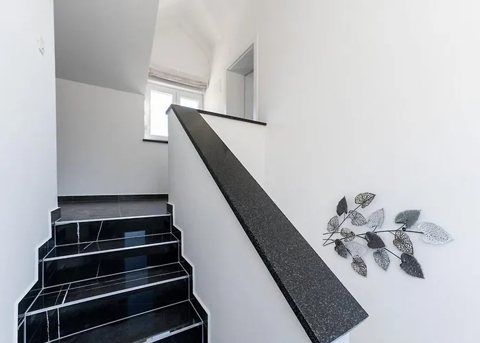 Camellia - Two Bedroom With Swimming Pool Вилла