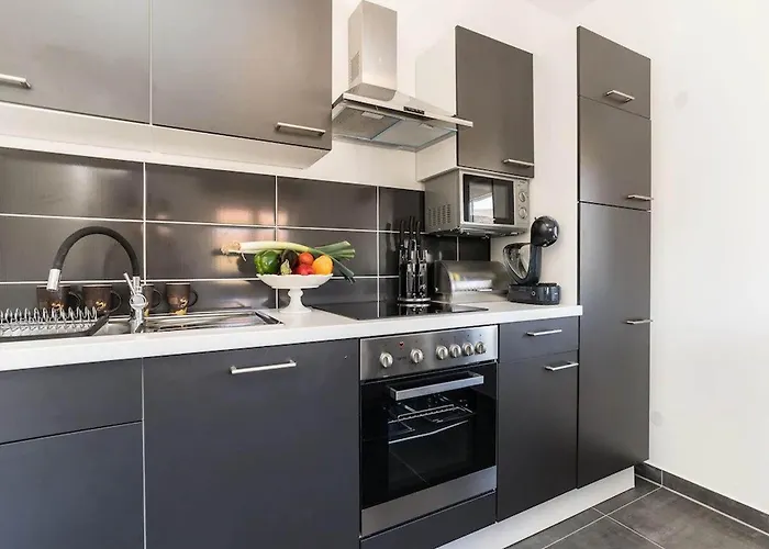 Вилла Camellia - Two Bedroom With Swimming Pool