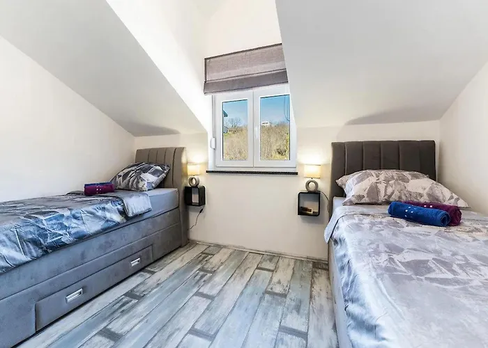 Camellia - Two Bedroom With Swimming Pool * Обровац